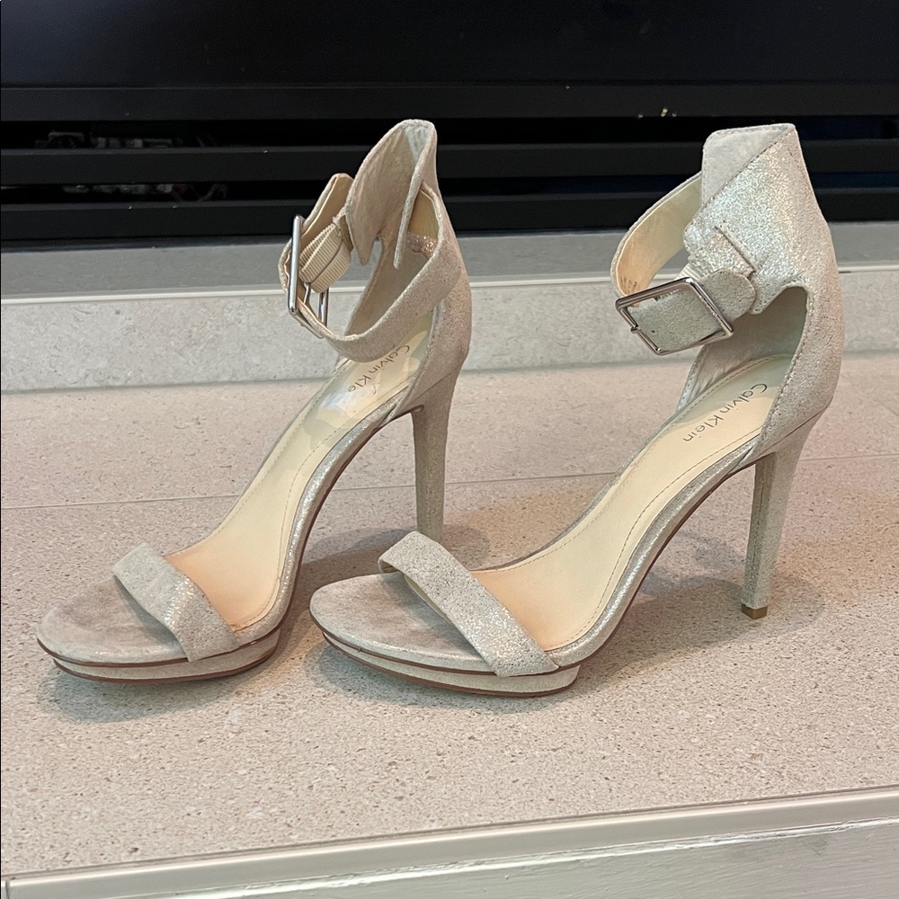 Calvin Klein Vivienne dusty gold sandals - EUC - size 8